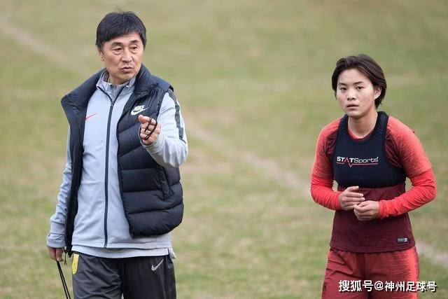 记者：申花周日约战中冠球队上海泽天，对手实力不强但非常合适